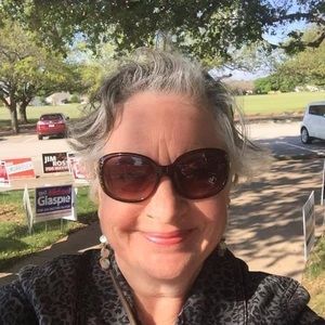 Meet your Posher, Rebecca